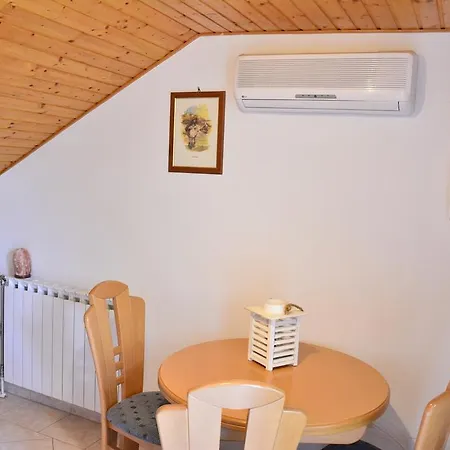 Bakuk * Stari Grad (Hvar)